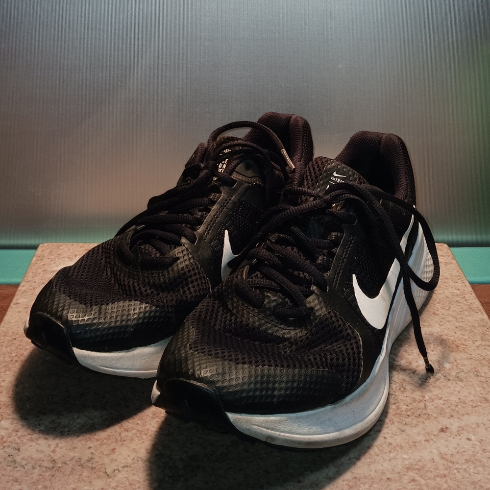 Men's Size 10 Nike Run Shift V 2.0 Black White